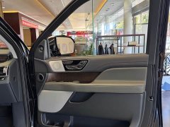 Lincoln Navigator 2024 3.5T Presidential Edition - ფოტო 11