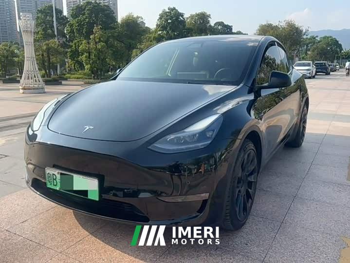 Tesla Model Y Standard Range RWD