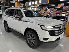 Toyota Land Cruiser (Import) 3.5L Automatic - ფოტო 3