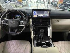 Toyota Land Cruiser (Import) 3.5L Automatic - ფოტო 4