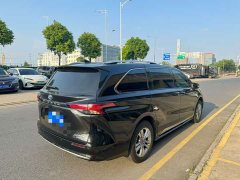 Toyota Sienna 2021 2.5L Hybrid Platinum Edition - ფოტო 2