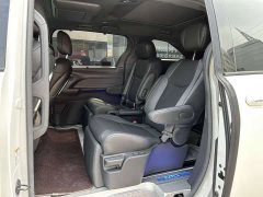 Toyota Sienna 2.5L Hybrid Platinum Edition - ფოტო 10