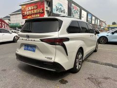 Toyota Sienna 2.5L Hybrid Platinum Edition - ფოტო 4