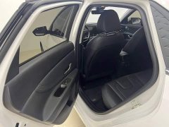 Hyundai Elantra 1.5L CVT Luxury - ფოტო 9