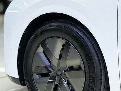 Li Auto Li Xiang MEGA 2024 Ultra - ფოტო 17
