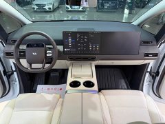 Li Auto Li Xiang MEGA 2024 Ultra - ფოტო 5