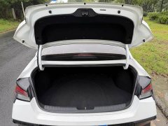 Hyundai Elantra 2023 1.5L CVT Luxury - ფოტო 12