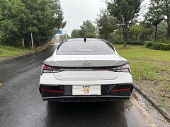 Hyundai Elantra 2023 1.5L CVT Luxury - ფოტო 13