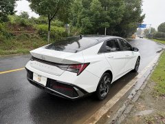 Hyundai Elantra 2023 1.5L CVT Luxury - ფოტო 14