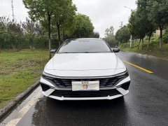 Hyundai Elantra 2023 1.5L CVT Luxury - ფოტო 2