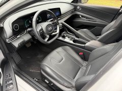 Hyundai Elantra 2023 1.5L CVT Luxury - ფოტო 3