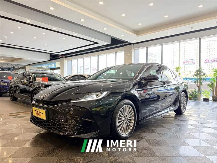 Toyota Camry Hybrid 2.0L HGVP Luxury