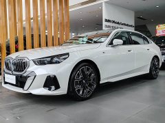 BMW 5 Series 530Li Luxury M Sport Package - ფოტო 1