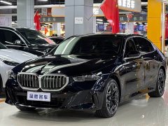 BMW 5 Series 530Li Luxury M Sport Package - ფოტო 1
