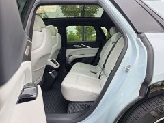 Cadillac IQ Ruige Rear-Wheel Drive Standard Range Luxury Edition - ფოტო 10