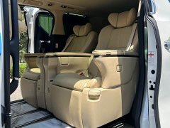 Toyota Alphard 2021 Hybrid 2.5L Premium Edition - ფოტო 15