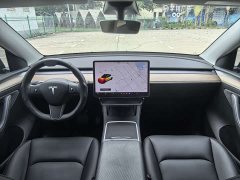 Tesla Model Y Standard Range RWD - ფოტო 10