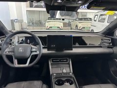 BYD Qin L DM-i 128KM Entry-Level - ფოტო 5