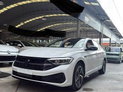 Volkswagen Sagitar 300TSI DSG Excellence Edition - ფოტო 1