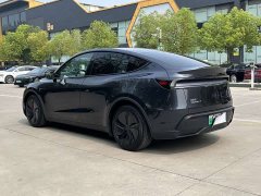 Tesla Model Y Rear-Wheel Drive - ფოტო 4
