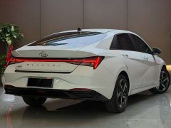 Hyundai Elantra 1.5L CVT Luxury - ფოტო 9