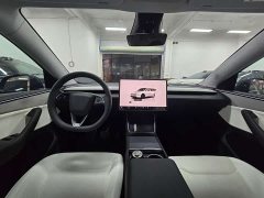 Tesla Model Y Rear-Wheel Drive - ფოტო 5