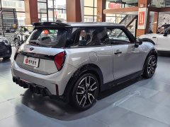 BMW MINI 2.0T Cooper S Rhythm Edition Three-Door - ფოტო 5