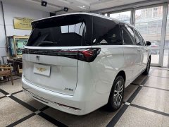 Buick GL8 Land Executive Cabin Smart Enjoyment Edition - ფოტო 4