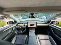 Tesla Model Y Long Range All-Wheel Drive - ფოტო 9