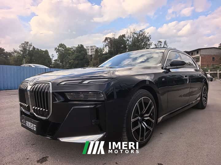 BMW 7 Series 2023 735Li M Sport Package - ავტომობილი ჩინეთიდან