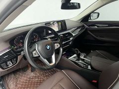 BMW 5 Series 525Li Luxury Package - ფოტო 8