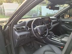 Toyota Crown Venza 2021 2.5L HEV AWD Luxury - ფოტო 12