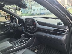 Toyota Crown Venza 2021 2.5L HEV AWD Luxury - ფოტო 13