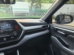 Toyota Crown Venza 2021 2.5L HEV AWD Luxury - ფოტო 15