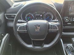 Toyota Crown Venza 2021 2.5L HEV AWD Luxury - ფოტო 16
