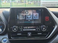 Toyota Crown Venza 2021 2.5L HEV AWD Luxury - ფოტო 19