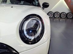 BMW MINI Clubman 1.5T Cooper Connoisseur - ფოტო 19