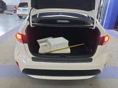Toyota Corolla Hybrid 1.8H E-CVT Luxury - ფოტო 12