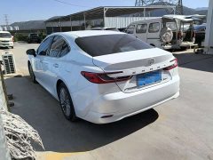 Toyota Camry Hybrid 2.0L HGVP Luxury - ფოტო 4