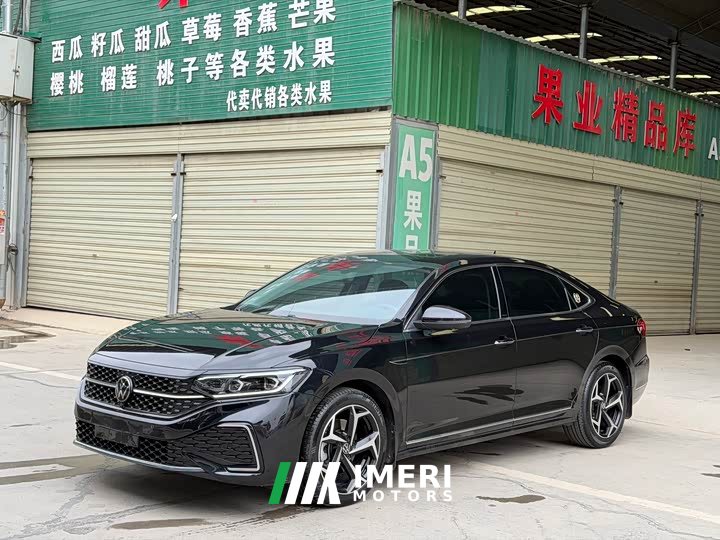 Volkswagen Passat 330TSI Starry Sky Luxury Edition