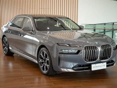 BMW 7 Series 2023 735Li Luxury Package - ფოტო 4
