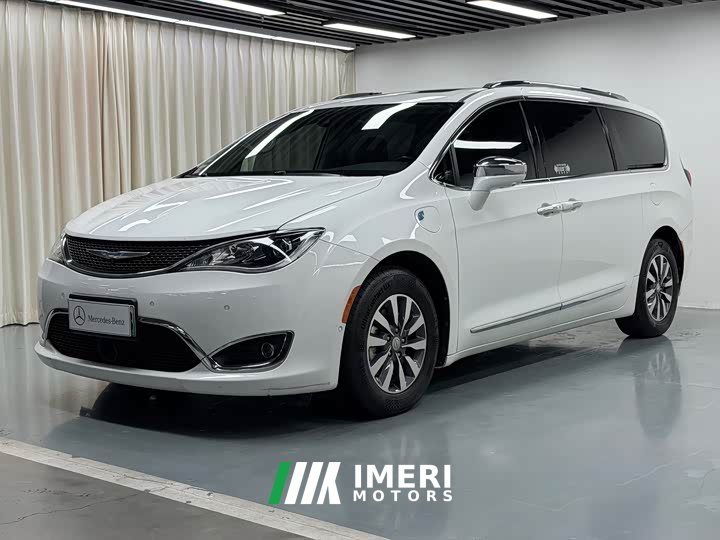 Dodge Caravan Chrysler Pacifica PHEV (Imported) 3.6L Plug-in Hybrid - car from China