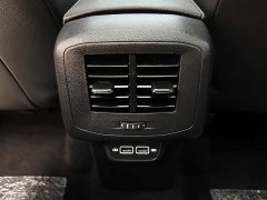 Volkswagen Touran 200TSI DSG Smart Connected Edition - ფოტო 16