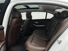 BMW 3 Series 320Li M Sport Package - ფოტო 19