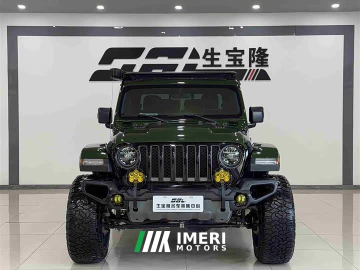 Jeep Gladiator 3.6L Overland - ავტომობილი ჩინეთიდან