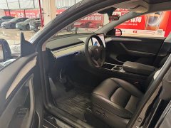 Tesla Model Y Rear-Wheel Drive - ფოტო 7