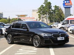 BMW 5 Series 525Li M Sport Package - ფოტო 3