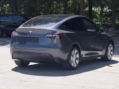 Tesla Model Y Rear-Wheel Drive - ფოტო 6