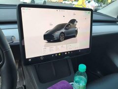 Tesla Model Y Rear-Wheel Drive - ფოტო 14