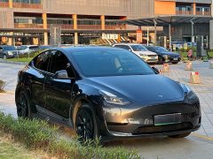 Tesla Model Y Rear-Wheel Drive - ფოტო 3